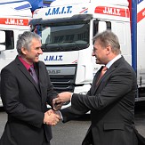 Handing Autos